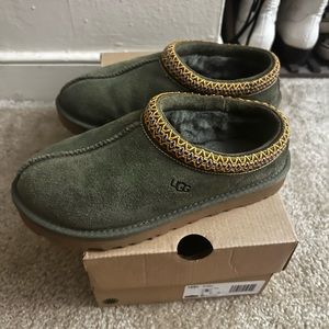 ugg olive tasman slipper